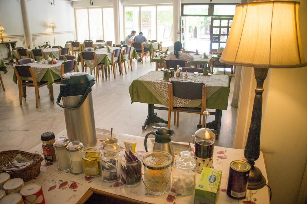 Hotel Meghniwas Τζαϊπούρ Εξωτερικό φωτογραφία